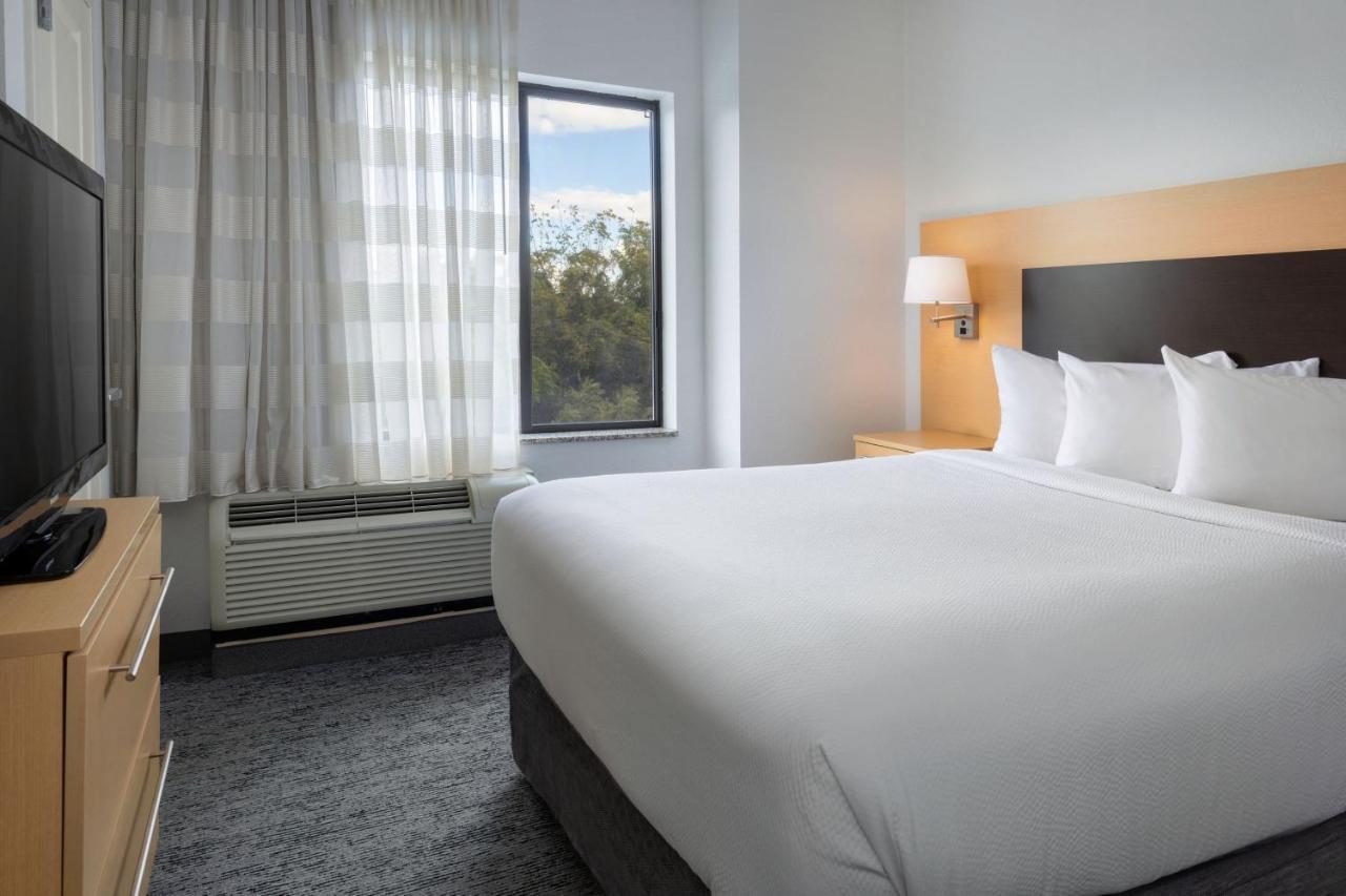 Towneplace Suites By Marriott York Exterior photo