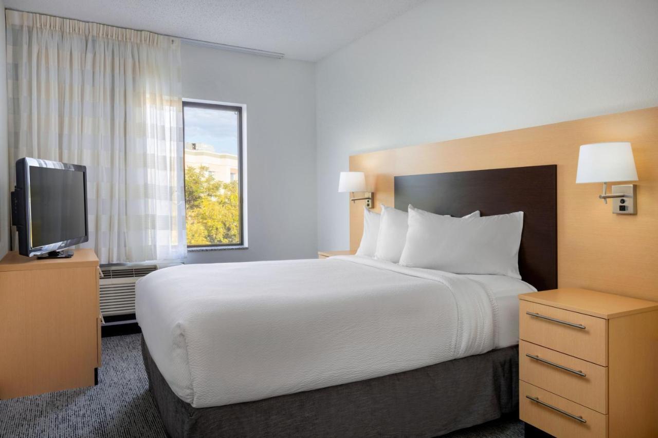 Towneplace Suites By Marriott York Exterior photo